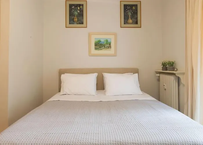 Central Athenian Garden Retreat